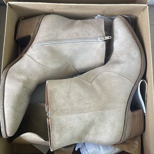 Lucky Brand suede cowboy bootie size 9 medium